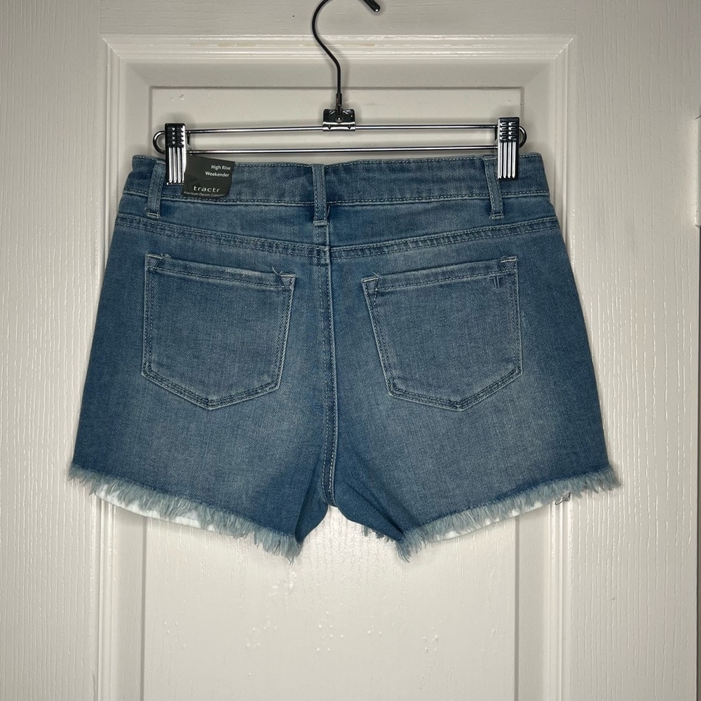 Tractr High Rise Weekender Shorts - Picture 2 of 11